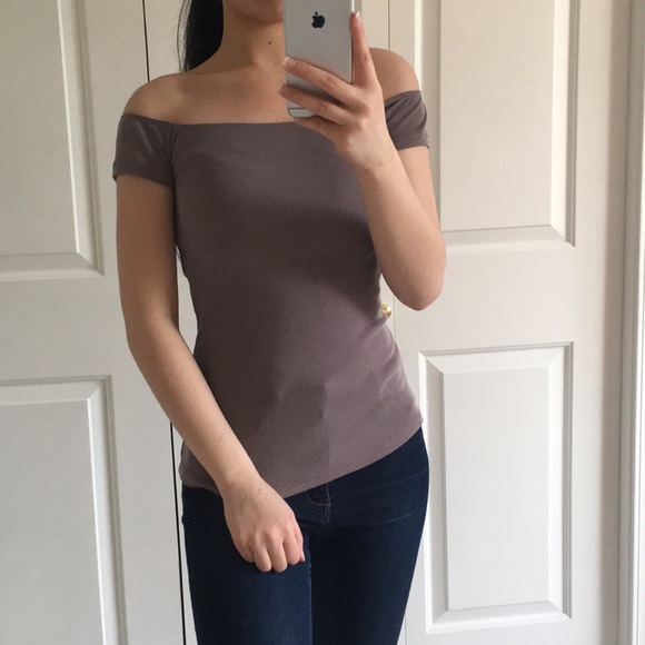 DELANEY - Off The Shoulder Ribbed Top - Picture 5 of 8